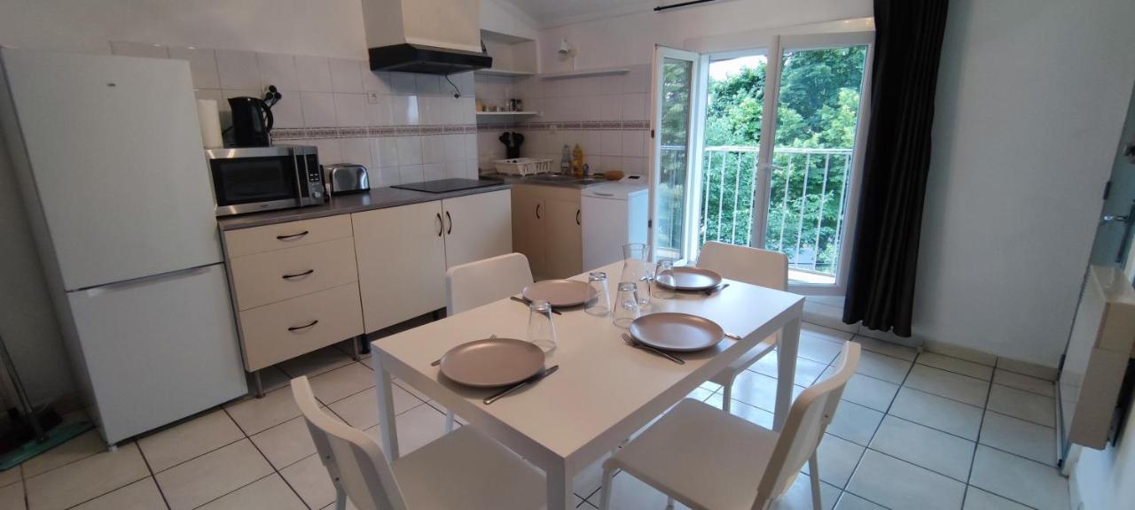 Appartement 45 M² Proche Du Centre Ville Lunel  Bagian luar foto